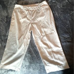 EUC- New Directions white capris size 12